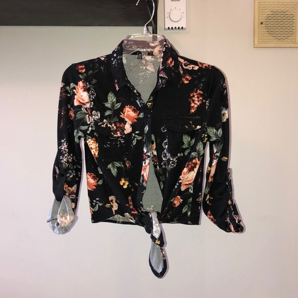 🌻 Floral Tie Front Button Up - Picture 2 of 3